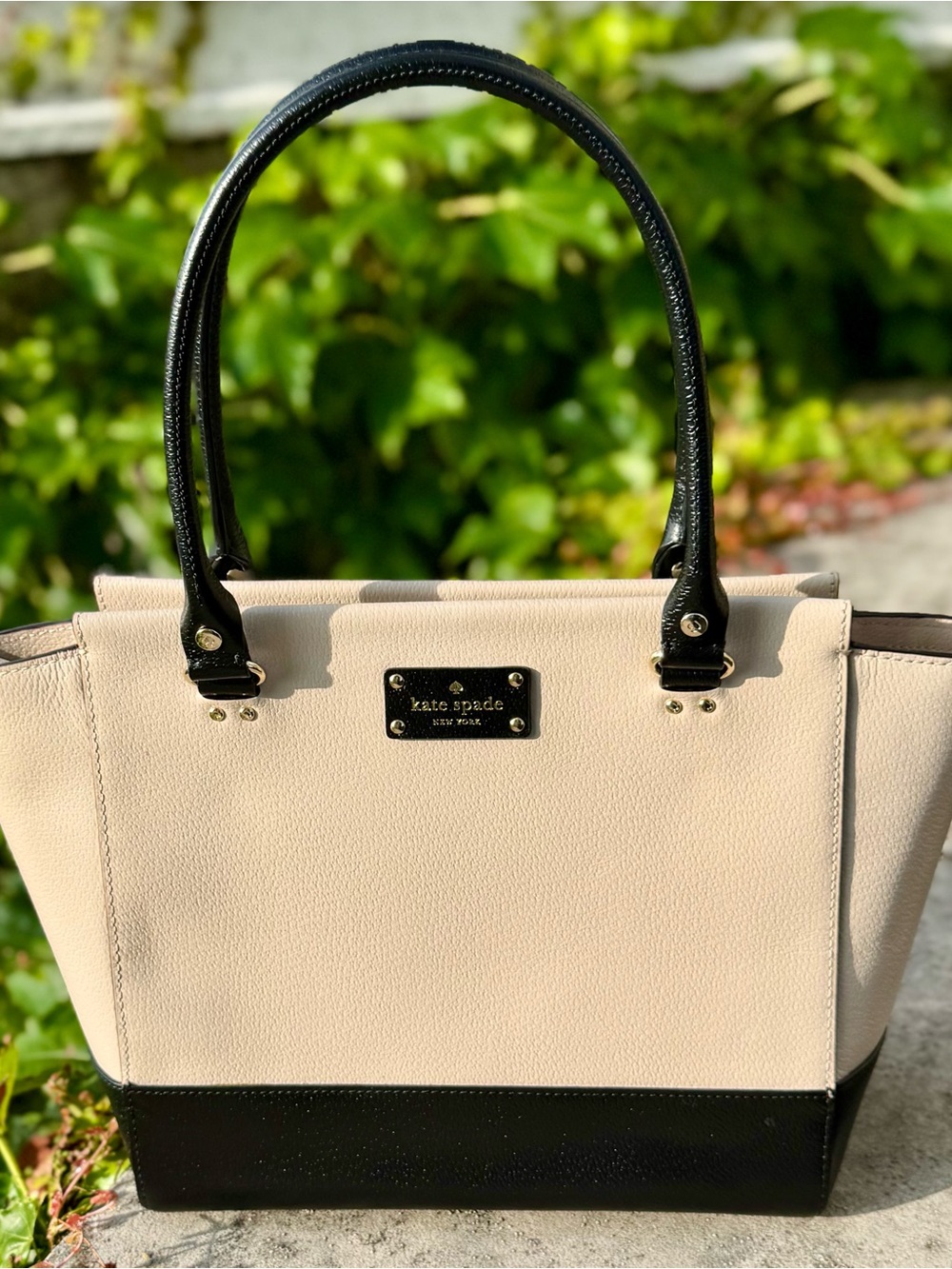 Kate Spade Wellesley Camryn Pebbled Leather Satchel Cream Black Tote Purse